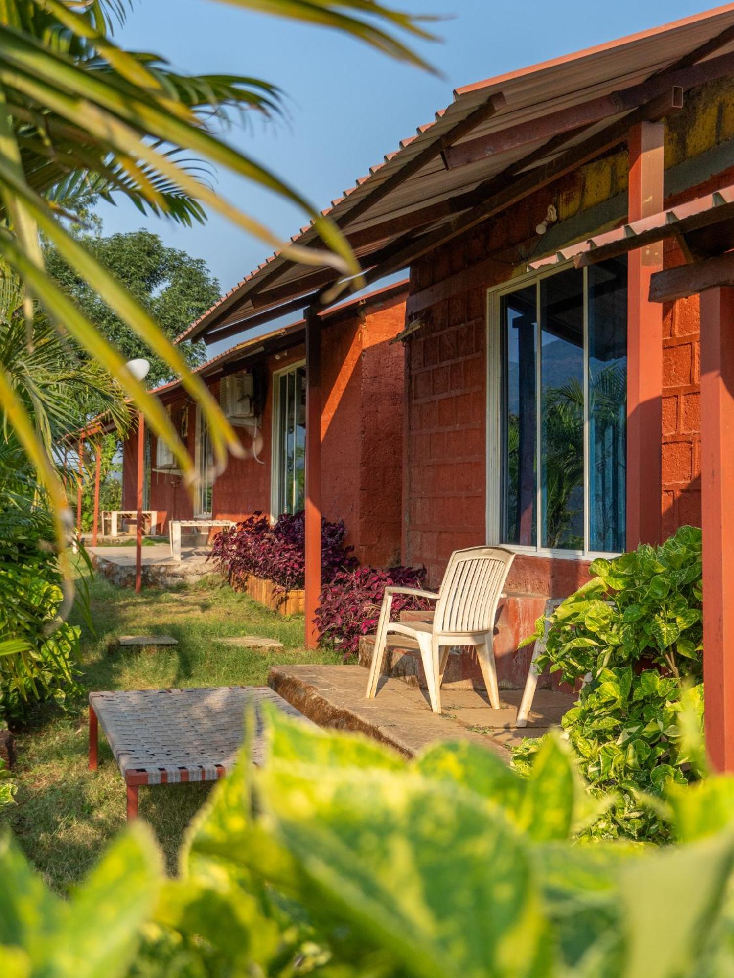 Mysticstays Resort Wai Εξωτερικό φωτογραφία